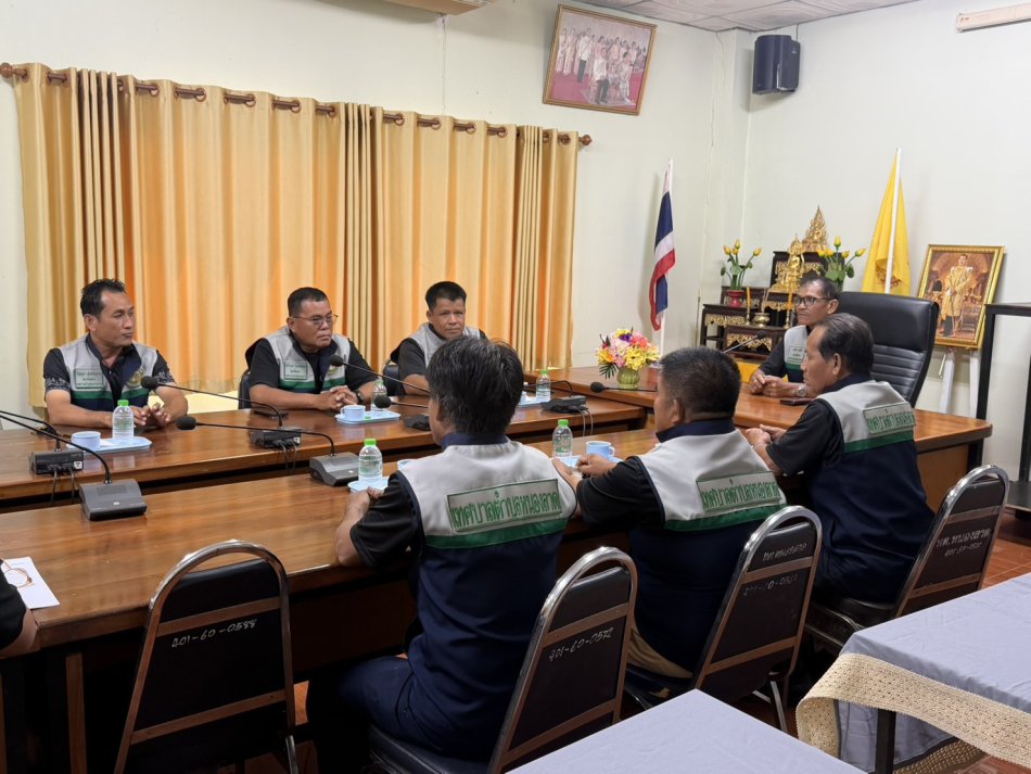 การประชุมคณะกรรมการตรวจรายงานการประชุมสภาเทศบาลตำบลหนองลาด